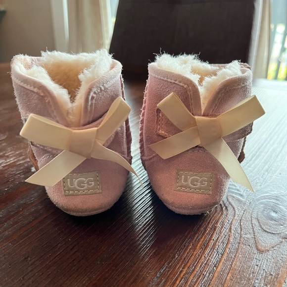 Baby Ugg Pink Booties Size 2 - Picture 3 of 3